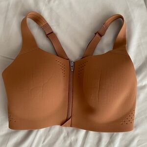Victoria's Secret VSX Featherweight Max Front-Close Sports Bra